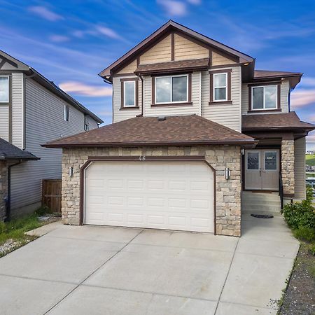 Luxury Lakeview Home - 2500Sqft Of Private Space With 5 Beds, 4 Bath, 2 Living Rooms, Kitchen, Ac, Jacuzzi, 18-Min To Airport, 20-Min To Downtown, 80-Min To Banff YYC 외부 사진