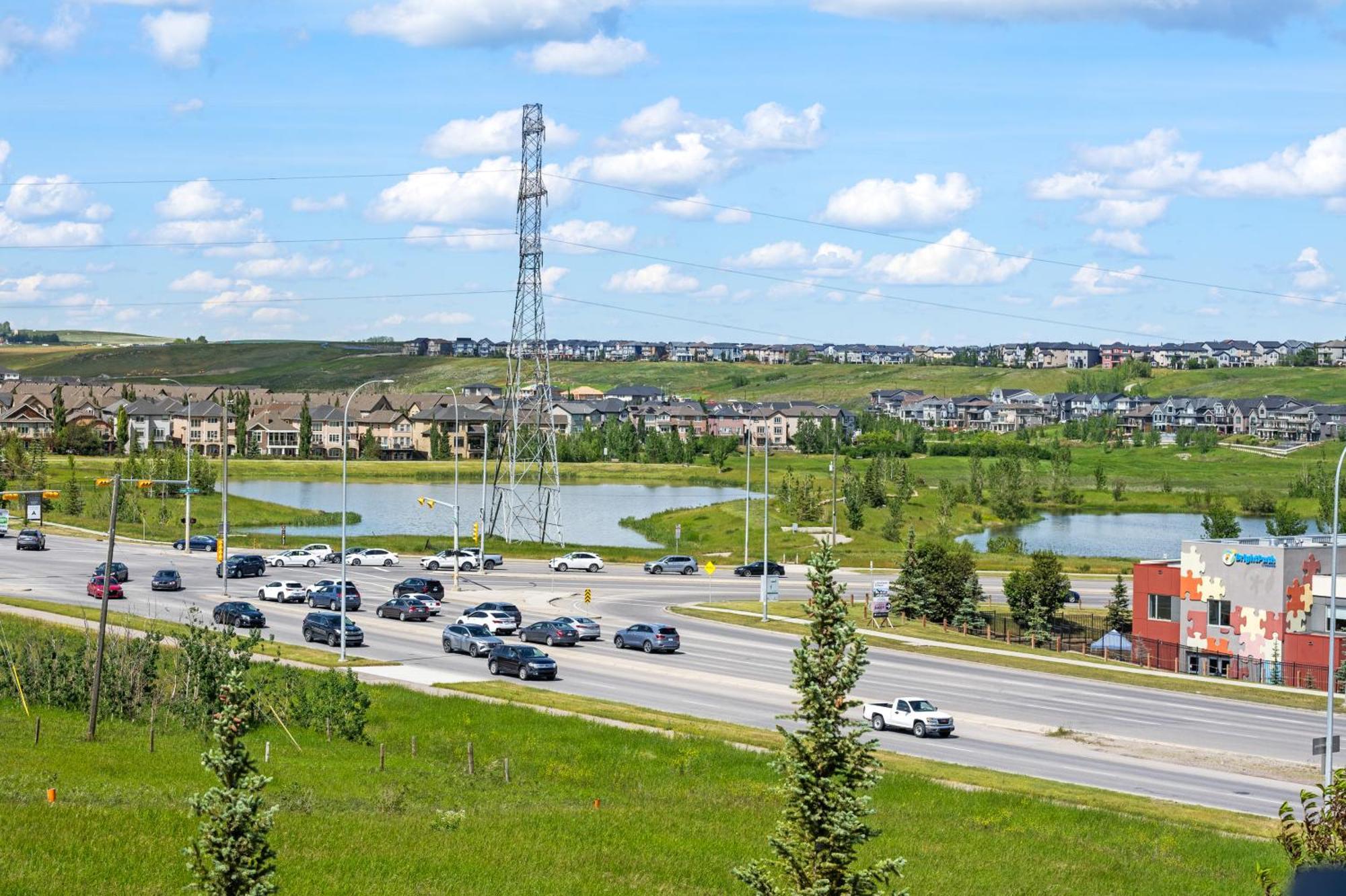 Luxury Lakeview Home - 2500Sqft Of Private Space With 5 Beds, 4 Bath, 2 Living Rooms, Kitchen, Ac, Jacuzzi, 18-Min To Airport, 20-Min To Downtown, 80-Min To Banff YYC 외부 사진