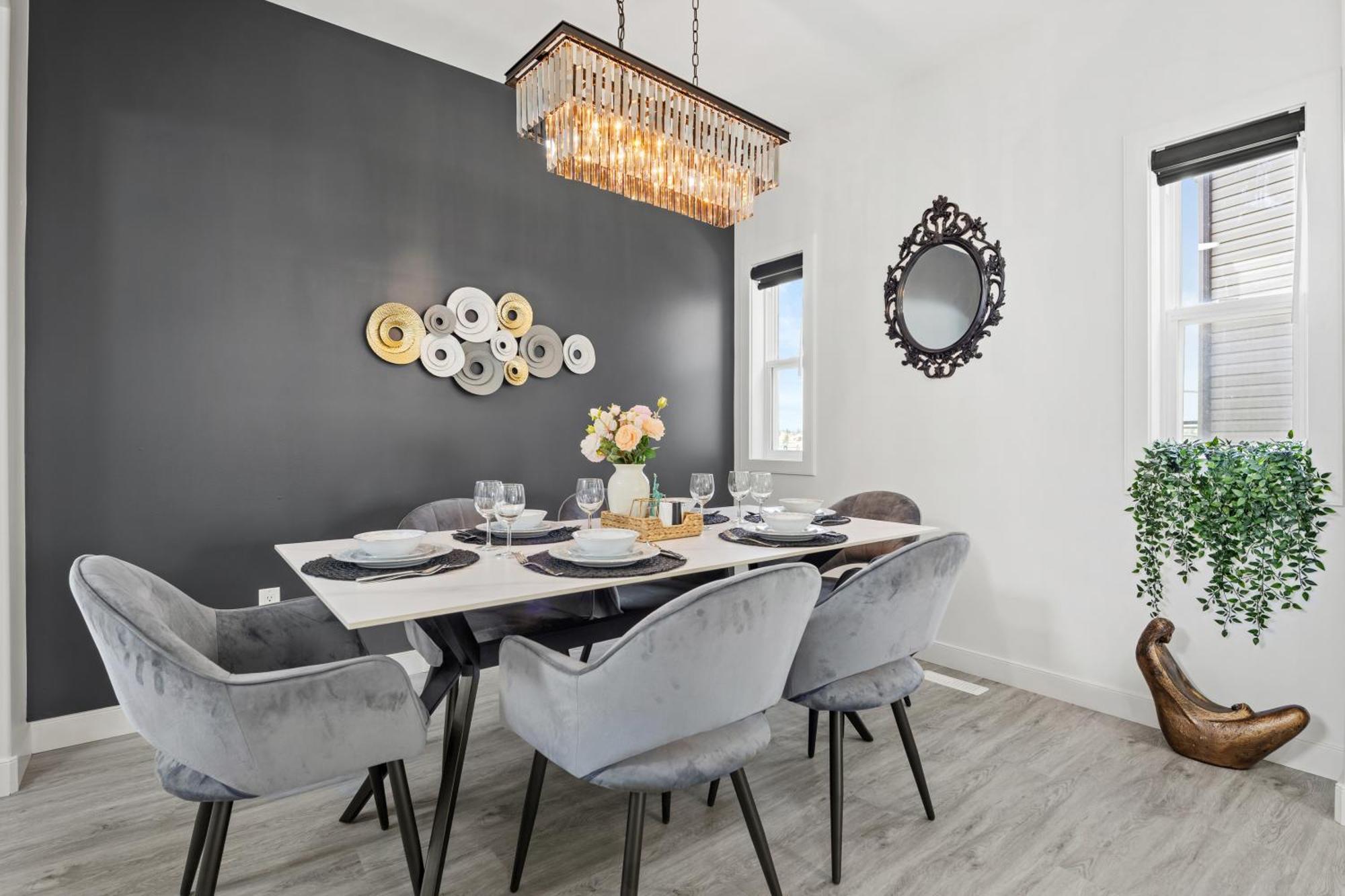 Luxury Lakeview Home - 2500Sqft Of Private Space With 5 Beds, 4 Bath, 2 Living Rooms, Kitchen, Ac, Jacuzzi, 18-Min To Airport, 20-Min To Downtown, 80-Min To Banff YYC 외부 사진