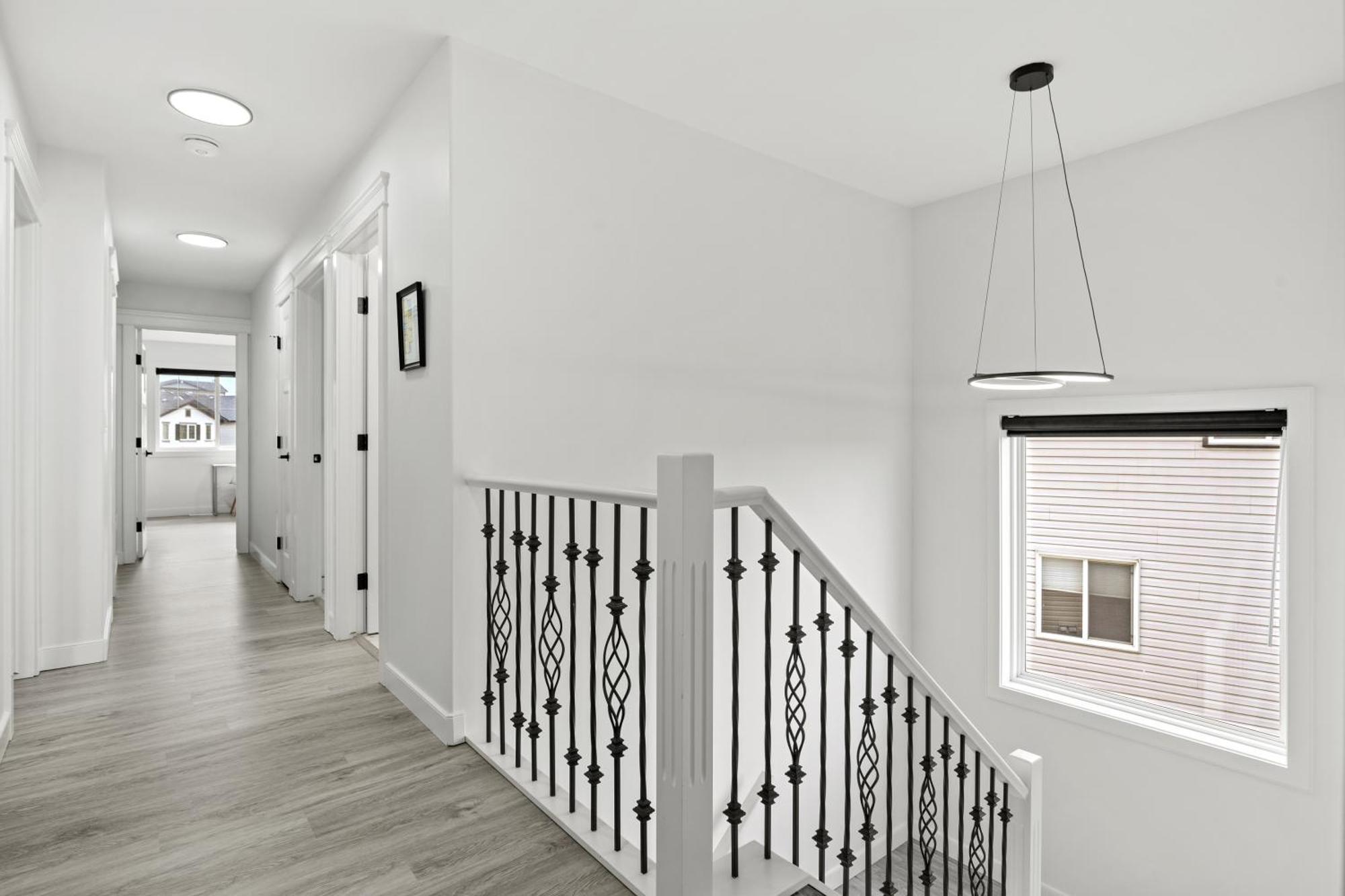 Luxury Lakeview Home - 2500Sqft Of Private Space With 5 Beds, 4 Bath, 2 Living Rooms, Kitchen, Ac, Jacuzzi, 18-Min To Airport, 20-Min To Downtown, 80-Min To Banff YYC 외부 사진