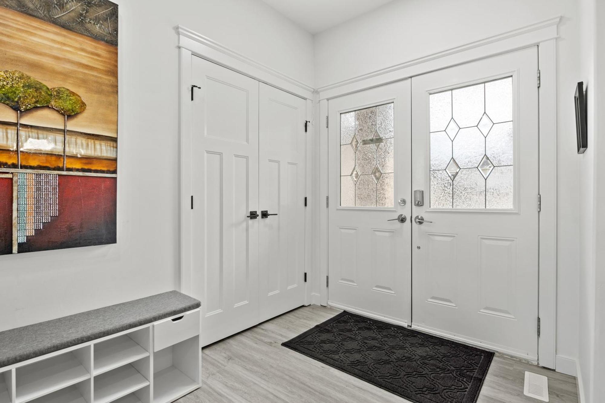 Luxury Lakeview Home - 2500Sqft Of Private Space With 5 Beds, 4 Bath, 2 Living Rooms, Kitchen, Ac, Jacuzzi, 18-Min To Airport, 20-Min To Downtown, 80-Min To Banff YYC 외부 사진