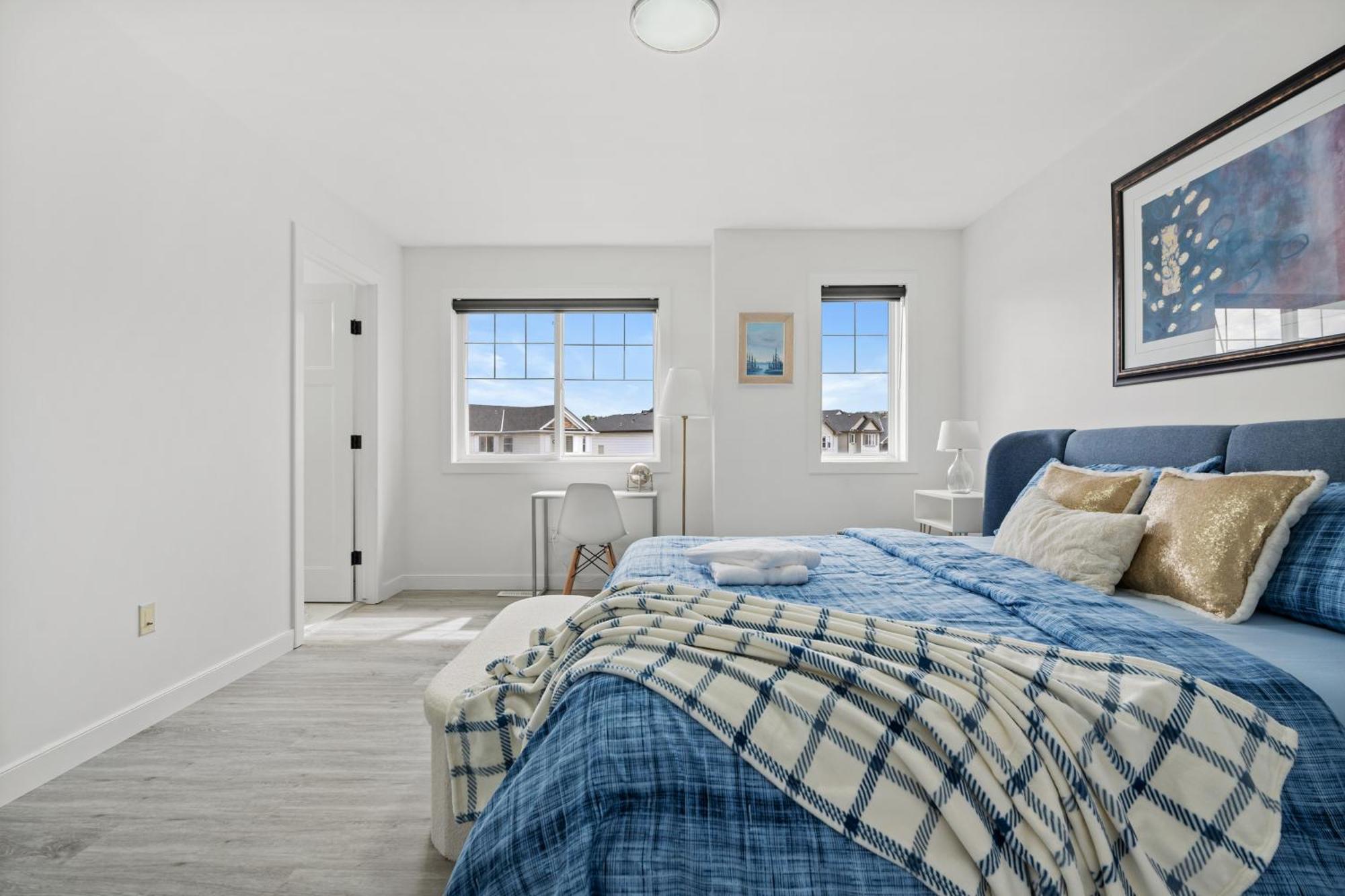 Luxury Lakeview Home - 2500Sqft Of Private Space With 5 Beds, 4 Bath, 2 Living Rooms, Kitchen, Ac, Jacuzzi, 18-Min To Airport, 20-Min To Downtown, 80-Min To Banff YYC 외부 사진
